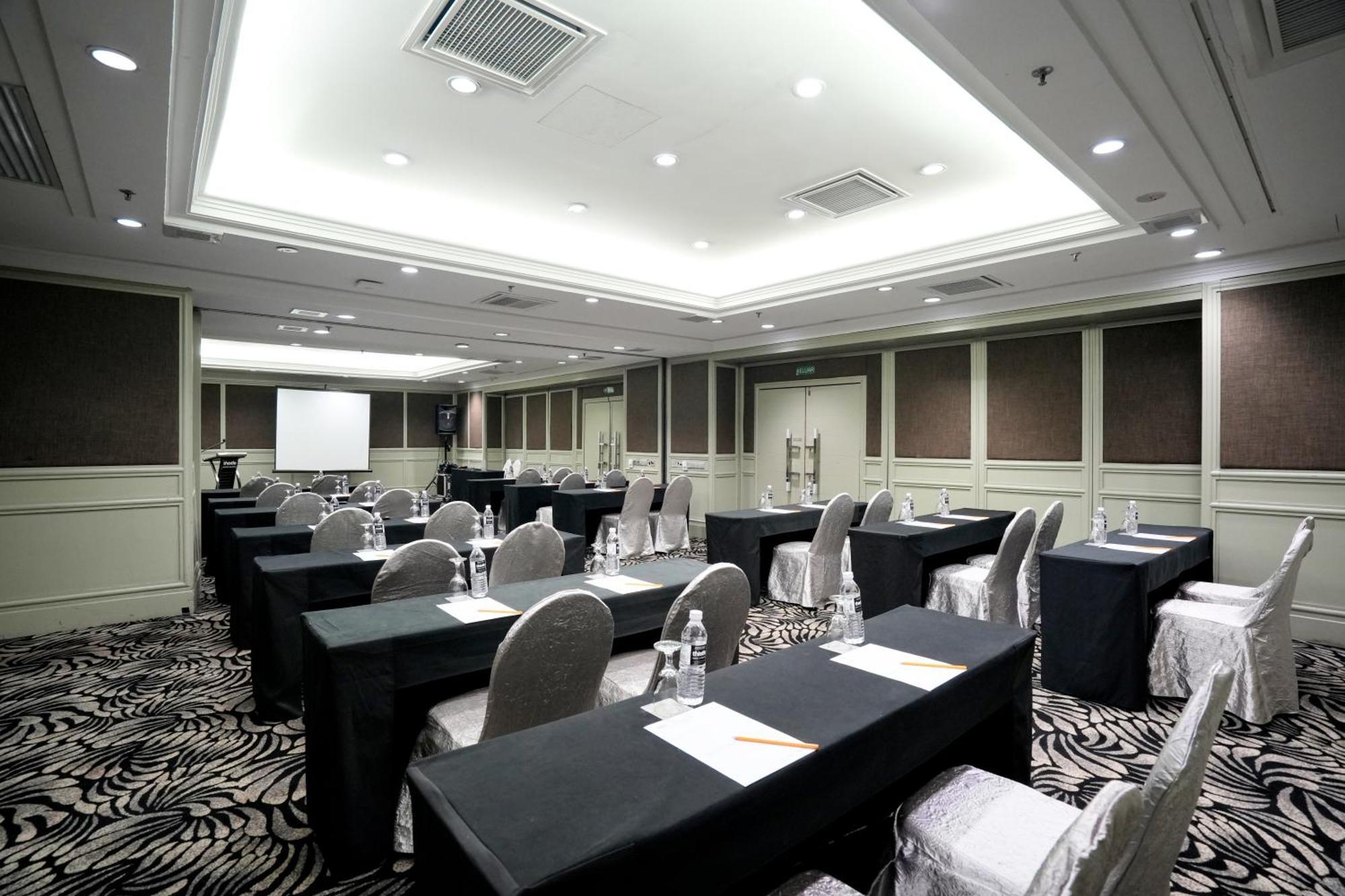 Thistle Johor Bahru Exterior foto Meeting room